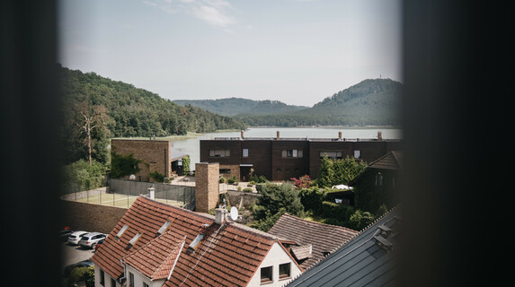 Výhled na Máchovo jezero z Lakepark Residence